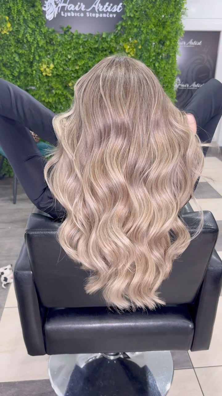 👩🏽‍🎨 Još jedna #blondebalayage transformacija 

📍Vranjska 8 #beograd 

#haircolor  #haircolorist  #balayage  #hairfashion 

 #viral  #fypシ゚  #fypage